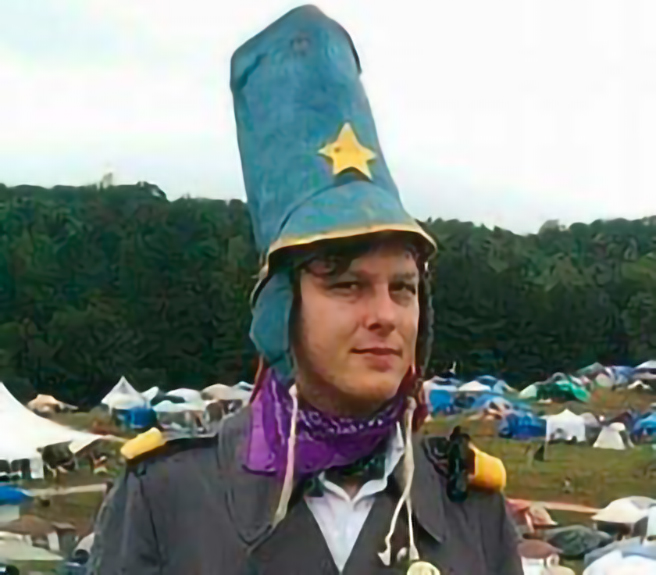 An early example of a Vexillomancer wearing a Moebius Hat.